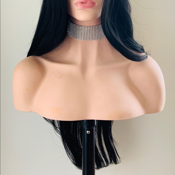 Very Pretty Versatile 13x4 Lace Front Black Synthetic Wig - Picture 12 of 14